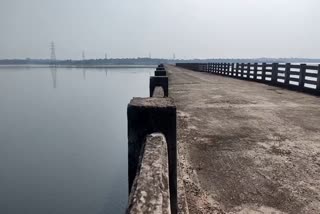 Incomplete construction of bridge at Birgaon Barbandiya of Barakar river in Jamtara