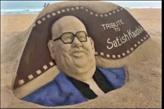 Sand artist Sudarsan Pattnaik pays tribute to Satish Kaushik