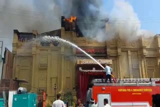 fire in marriage hall in faridabad