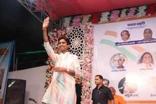 poet kumar vishwas