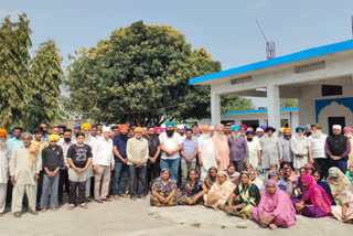 The villagers of the youth involved in the Pradeep Singh murder case surrounded the administration