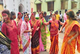 Chattaraj Family of Kulti celebrates Pancham Dol Utsav