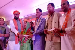 Former JD(U) MP Meena Singh joins BJP