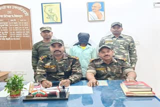 http://10.10.50.75//jharkhand/13-March-2023/jh-wes-01-police-arrested-a-member-of-cpi-maoist-naxalite-organization-on-secret-information-sent-to-jail-image-jh10021_13032023161226_1303f_1678704146_881.jpg