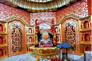 Bamleshwari garbh grih decorated with gold