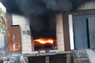 Fire broke in plastic factory in Kirari delhi