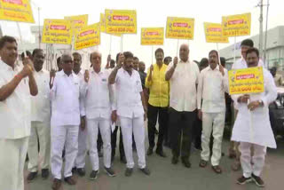 MLA BALAKRISHNA VISITS ROADS IN AMARAVATI