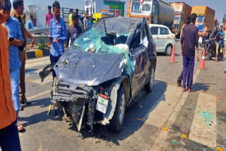 Four injured as car overturns after hitting divider in Roorkee