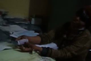 आगरा के सरकारी अस्पताल में वसूली का वीडियो वायरल.