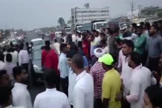 Nursing students block road in Dhanbad accused BBMKU management of arbitrariness
