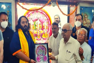 Jamnagar News : અનંત અંબાણીએ વિશ્વપ્રસિદ્ધ મંદિરે શીશ ઝુકાવીને ધન્યતા અનુભવી