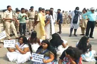 Protest of Late Panchayat Teachers