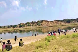 MP: more than 17 devotees going to visit Kaila Devi darshan in Rajasthan drowned into Chambal river rescue operation continues