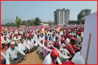 शेतकऱ्यांचा संप अखेर मागे