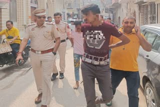 दिल्ली पुलिस के हत्थे चढ़े दो शातिर लुटेरे