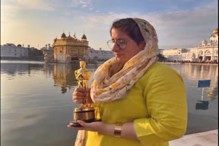 Guneet Monga Visits Golden Temple