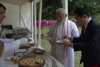 जापान के पीएम किशिदा ने मोदी के साथ खाये गोलगप्पे