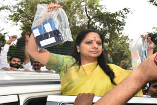 kavitha submits phones to ed