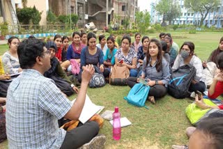 Unique protest on Poetry Day