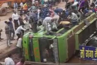 Passenger bus overturned in Dhamtari