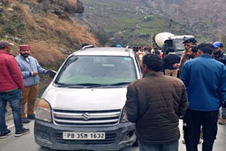 Drunk car driver hit the car of DC Chamba