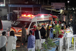 11 killed as strong earthquake rattles Pakistan, Afghanistan