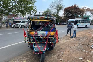 Seven people injured in collision between auto bike in Latehar