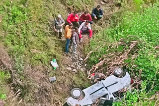 Alto car accident near Senthwa Kainchi