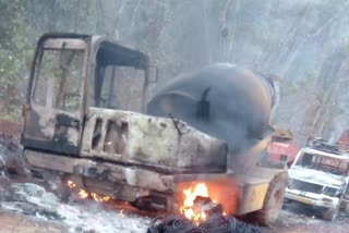 naxalites set fire to three vehicles