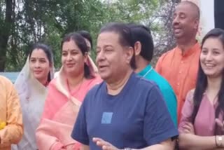 Anoop Jalota reached Khandwa Kishore tomb