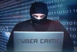 Theft of personal data across the country  Cyberabad police  Cyber criminals  cyber crime  crime  സൈബർ കുറ്റവാളികൾ  പൊലീസ് കസ്‌റ്റഡിയിൽ  സൈബരാബാദ്  പൊലീസ്  സ്വകാര്യ ഡാറ്റ  piracy  ഹൈദരാബാദ്