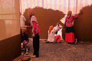Kutch News : દ્વિશતાબ્દી મહોત્સવ ગાય પ્રેક્ટીકલ મોડેલ સાથે ગોબરમાંથી લીંપણ કરીને દર્શનનું આયોજન