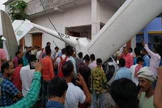 Glider crashes in Dhanbad