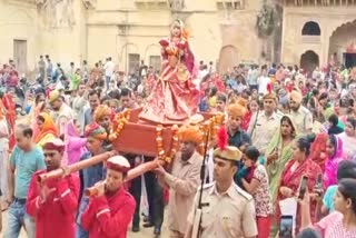 Gangaur ride came out in royal style in Alwar