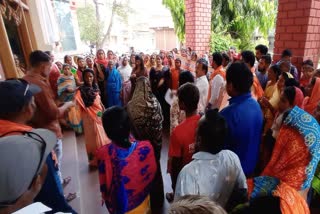 Ward residents protest in Dhamtari