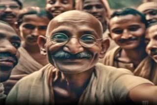 Kerala artist makes selfies of Gandhi, Lincoln, Einstein using AI