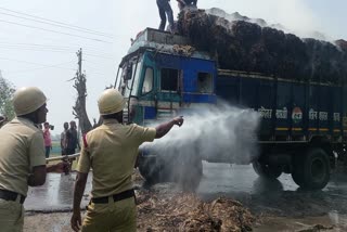 Fire Breaks Out at Lorry