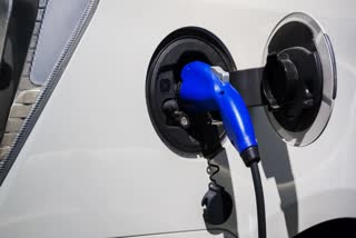 BPCL launches 19 EV fast charging corridors along 15 highways  BPCL  ബിപിസിൽ  Bharat Petroleum Corporation Limited  ഭാരത് പെട്രോളിയം കോർപ്പറേഷൻ ലിമിറ്റഡ്  BPCL launches 19 EV fast charging corridors  അതിവേഗ ചാർജിങ് കോറിഡോറുകൾ  ഇലക്‌ട്രോണിക് വെഹിക്കിൾ  ഇവി ഫാസ്റ്റ് ചാർജിങ് സ്റ്റേഷനുകൾ  ഇലക്‌ട്രിക് ചാർജിങ് സ്റ്റേഷനുകൾ  വൈദ്യുത ചാർജിങ്  ഇലക്‌ട്രിക് വാഹനങ്ങൾ  Electric Vehicles