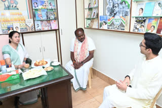 کرناٹک کے سابق وزیراعلیٰ کمار سوامی کی ممتابنرجی سے ملاقات
