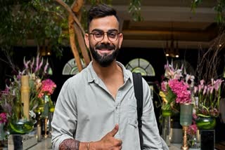 Virat Kohli arrived in Bengaluru  Virat Kohli  വിരാട് കോലി  കോലി  ബാംഗ്ലൂരിനൊപ്പം ചേർന്ന് വിരാട് കോലി  റോയൽ ചലഞ്ചേഴ്‌സ് ബാംഗ്ലൂർ  കിങ് കോലി  Royal challengers Bangalore  ക്രിസ് ഗെയ്‌ലിൽ  എബി ഡിവില്ലിയേഴ്‌സ്  ഫാഫ് ഡു പ്ലെസിസ്  ഗ്ലെൻ മാക്‌സ്‌വെൽ