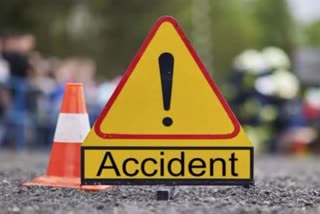 Speeding car hit bikes in Pratapgarh,  two people died in road accident