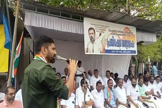 കോണ്‍ഗ്രസ്  വിടി ബൽറാം  രാഹുൽ ഗാന്ധി  Rahul Gandhi  Congress  Kottayam DCC  കോട്ടയം ഡിസിസി  എം വി ഗോവിന്ദൻ  കെ സുധാകരൻ  K Sudhakaran  തിരുവഞ്ചൂർ രാധാകൃഷ്‌ണൻ  VT Balram  നരേന്ദ്ര മോദി  സത്യഗ്രഹ സമരവുമായി കോട്ടയം ഡിസിസി  രാഹുൽ ഗാന്ധിക്കെതിരായ നടപടി