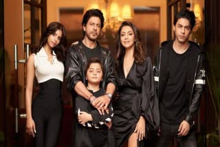 Gauri Khan shares picture with Shah Rukh Khan and kids Aryan, Suhana and AbRam, fans say perfect family