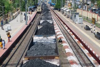 revenue loss of government due to overloading of coal in Pakur railway