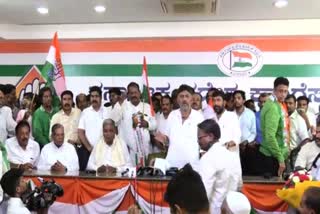 Manjunath Kunnur and  KR Pete Devaraj join Congress