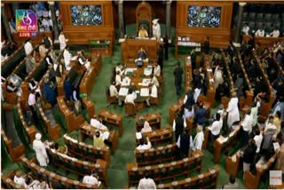 Papers thrown at Speaker amid  lok sabha  rajya sabha  national news  malayalam news  പ്രതിപക്ഷ എംപിമാർ  പ്രതിഷേധം  പാർലമെന്‍റ്  ഓം ബിർള  രാജ്യസഭ പിരിഞ്ഞു  ലോക്‌സഭ  രാഹുൽ ഗാന്ധിയെ അയോഗ്യനാക്കി  Rajya Sabha got adjourned  ohm birla  parliament  heavy sloganeering on Adani row