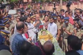 innocent  actor innocent funeral thrissur iringalakkuda  actor innocent funeral  actor innocent death  innocent death  വിട  ഇന്നസെന്‍റ്  ഇന്നസെന്‍റ് സംസ്‌കാരം  ഇന്നസെന്‍റിന് വിട  ഇരിങ്ങാലക്കുട സെന്‍റ് തോമസ് കത്തീഡ്രല്‍  ഇന്നസെന്‍റിന്‍റെ സംസ്‌കാരം  ഇന്നസെന്‍റിന്‍റെ വിയോഗം  ഇന്നസെന്‍റിന്‍റെ മരണം