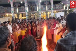 Thousands of devotees had darshan at the Thirukampam saattuthal festivel at bannari Amman temple