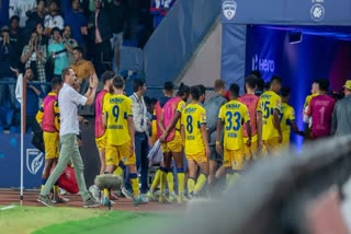 AIFF may fine Kerala Blasters  AIFF  Kerala Blasters  ISL 2022  Bengaluru fc  sunil chhetri  ഇന്ത്യൻ സൂപ്പർ ലീഗ്  ഐഎസ്‌എല്‍  All India Football Federation  ഓൾ ഇന്ത്യ ഫുട്‌ബോൾ ഫെഡറേഷന്‍  കേരള ബ്ലാസ്‌റ്റേഴ്‌സ്  ബെംഗളൂരു എഫ്‌സി  ഇവാന്‍ വുകോമാനോവിച്ച്  Ivan Vukomanovich