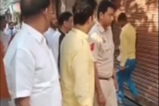BJP councilor Ravinder Singh Negi forces meat sellers to shut shops on Navratri